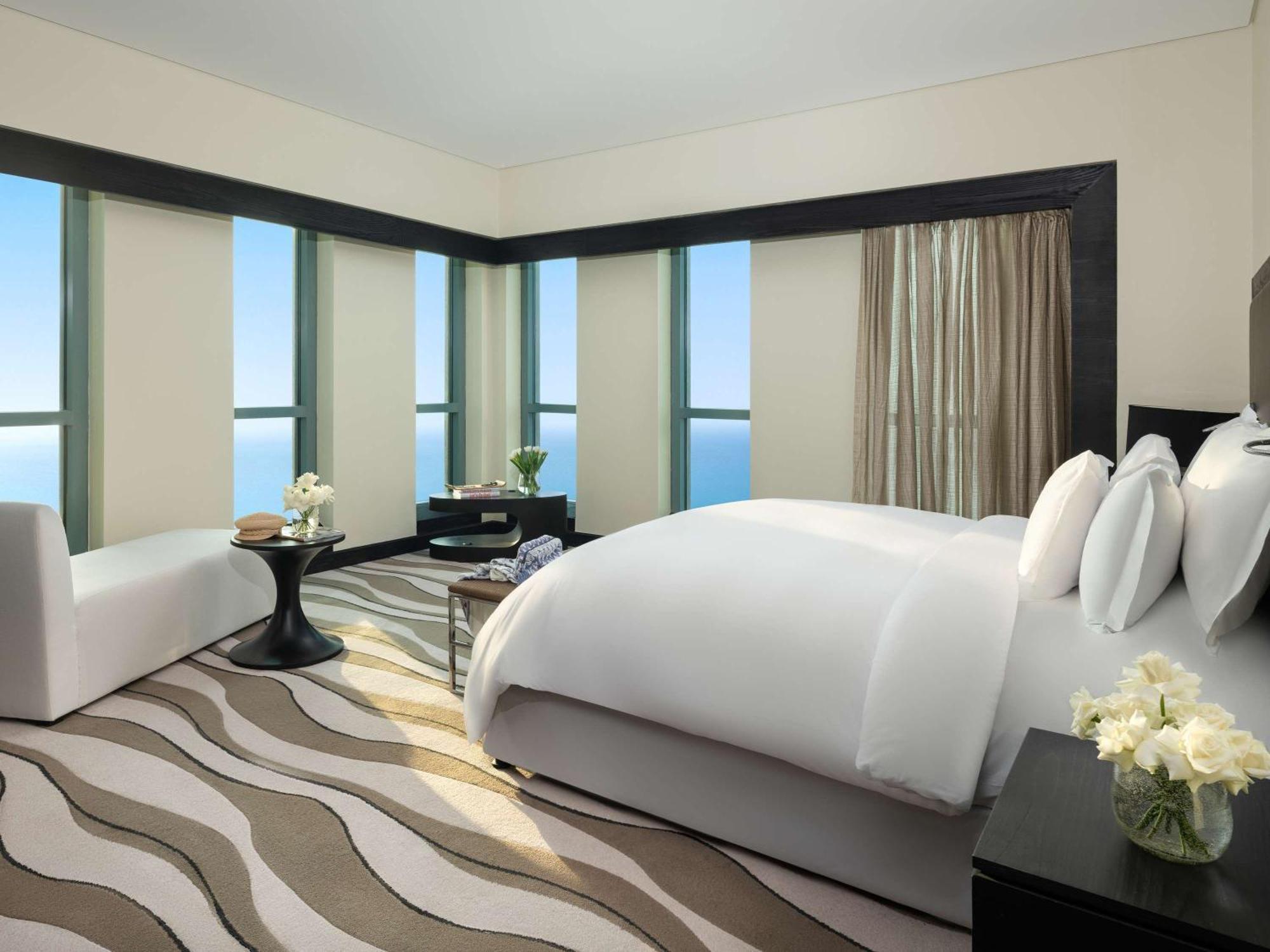 Отель Sofitel Abu Dhabi Corniche Экстерьер фото