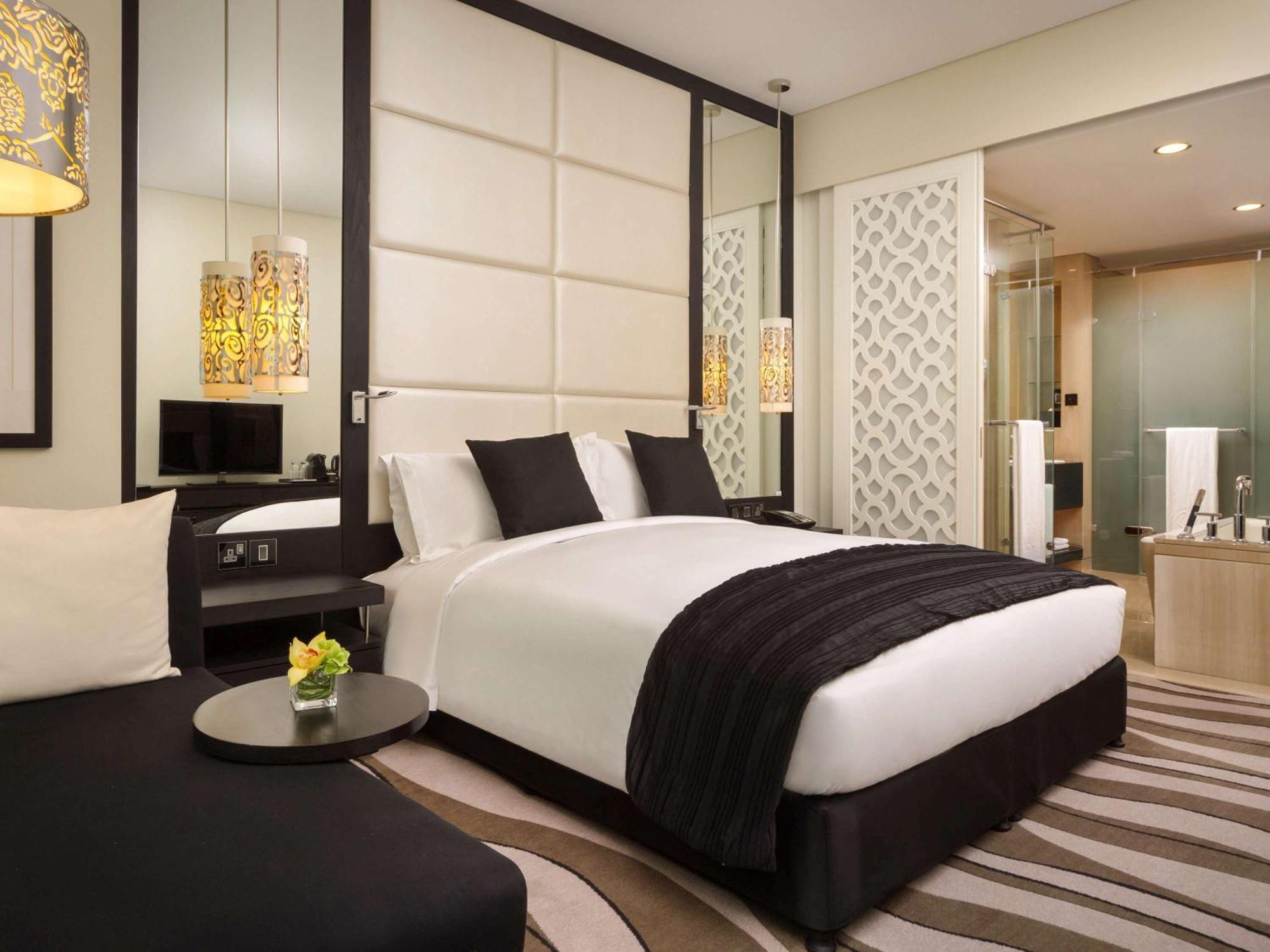 Отель Sofitel Abu Dhabi Corniche Экстерьер фото